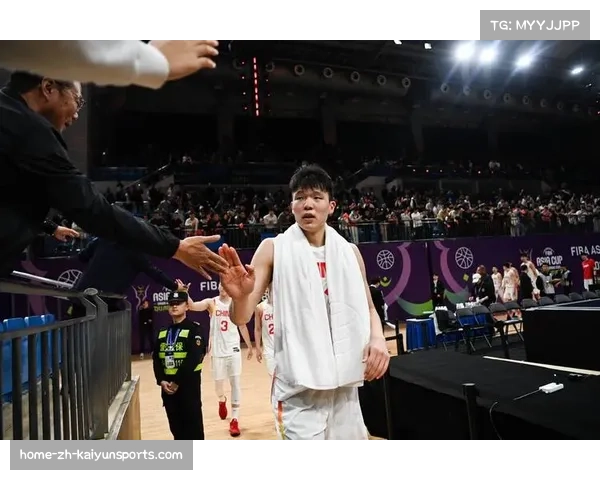 杨瀚森本场比赛发挥活跃，注意力不集中导致失误增加，有待进一步改进