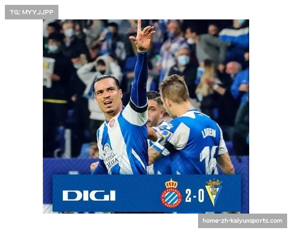 迪力穆拉提任意球世界波 展现精湛脚法